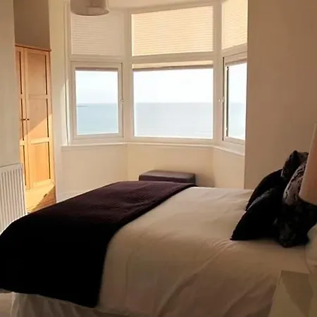 Ivy House - Seafront House With Garden Seating And Stunning Sea Views! - Ocholo Vakantiehuis