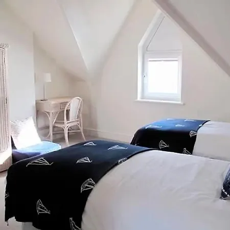 Ivy House - Seafront House With Garden Seating And Stunning Sea Views! - Ocholo Filey