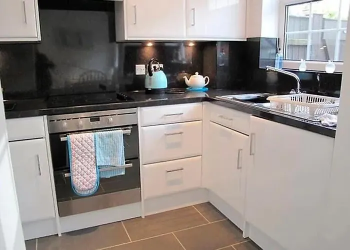 Hébergement de vacances Ivy House - Seafront House With Garden Seating And Stunning Sea Views! - Ocholo *