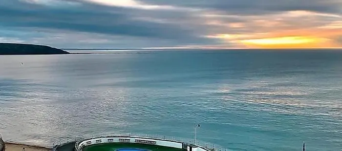 Ivy House - Seafront House With Garden Seating And Stunning Sea Views! - Ocholo