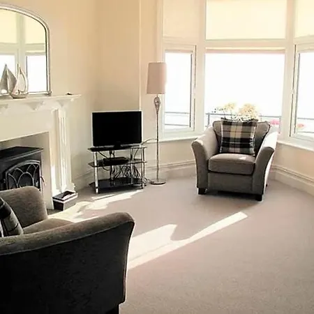 別荘 Ivy House - Seafront House With Garden Seating And Stunning Sea Views! - Ocholo